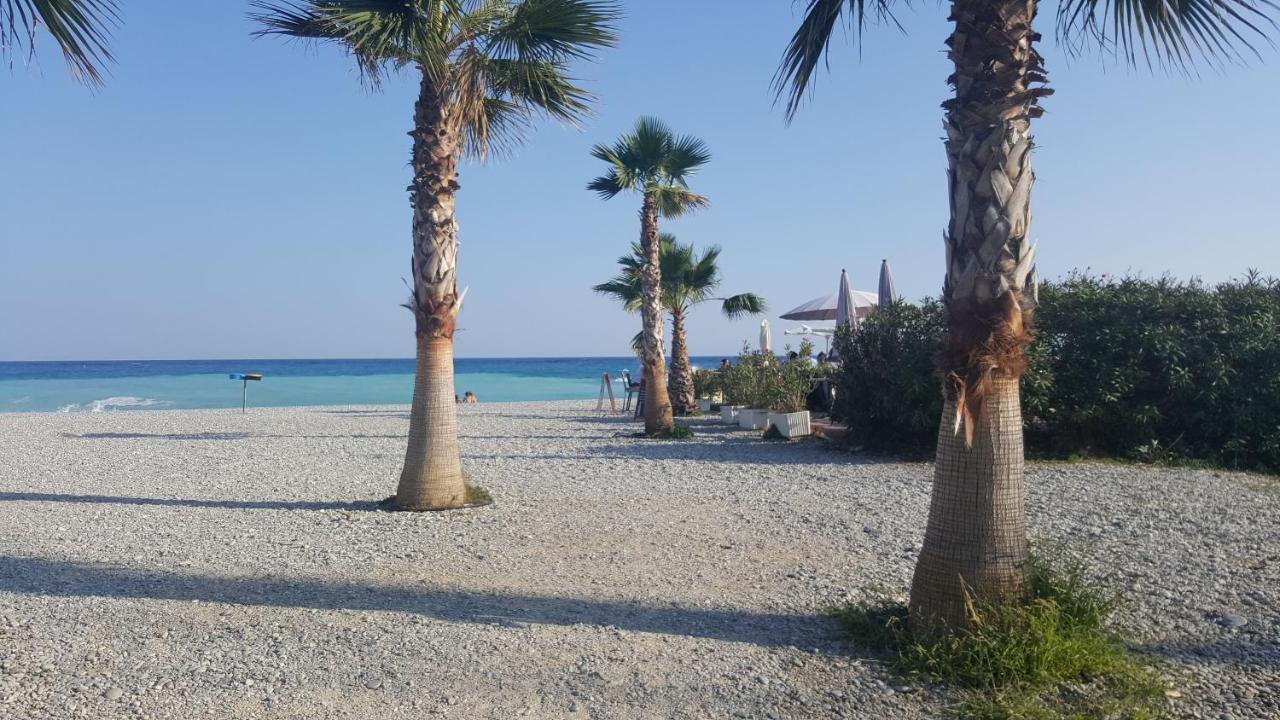 Appartement 2P Et Parking Prive A 50M Des Plages. วิลล์เนิฟ-ลูเบ ภายนอก รูปภาพ